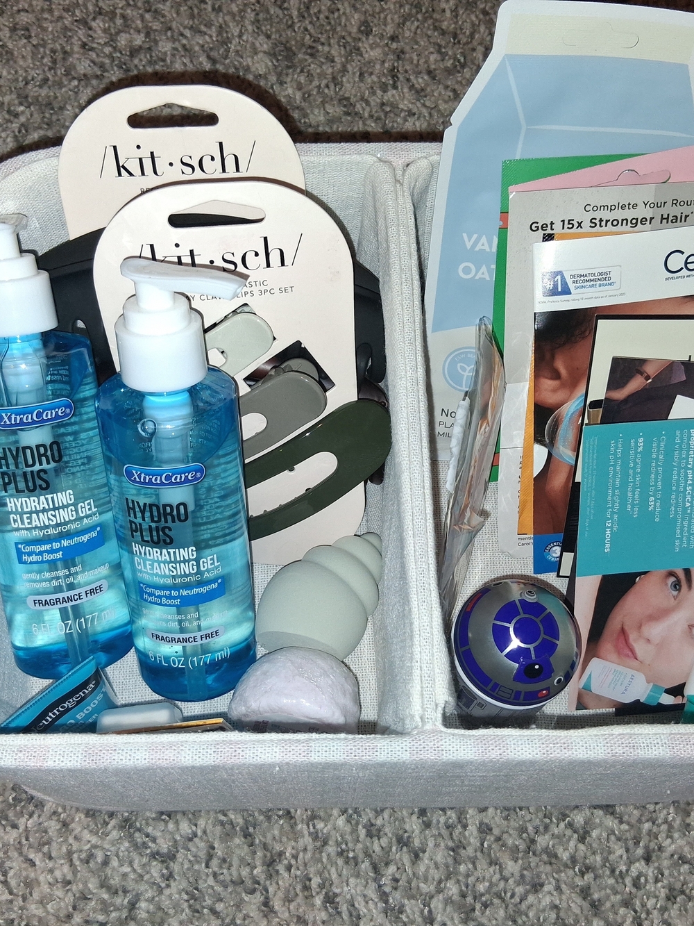 Neutrogena Hydrating Cleansing Gel - Blue - Picture 2 of 7